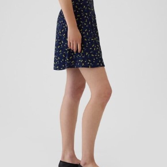 Crepe Floral Mini Skirt Size M - Picture 5 of 7